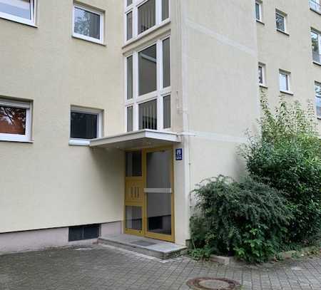 Parkstadt / Bogenhausen: 3-Zimmer Wohnung mit Balkon und Tiefgarage