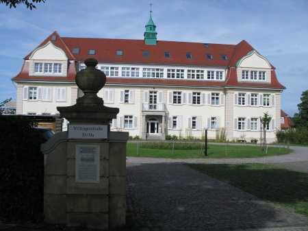 STADTRESIDENZ 
Villinger Straße
Große 2 1/2 Zimmer-Wohnung 
Hochparterre und barrierefrei !