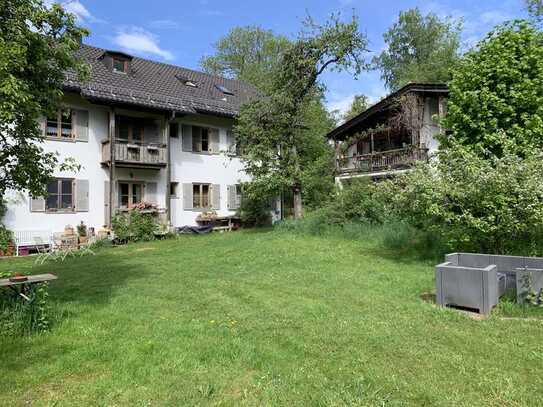 Ansprechende 3-Zimmer-Wohnung im Grünen mit großem Garten/großem Kellerabteil und EBK in Leutstetten