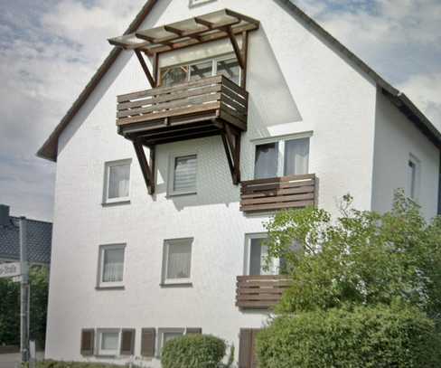 + Schöne 3 Zimmer Dachgeschosswohnung, Balkon, Tageslichtbad u. vieles mehr +