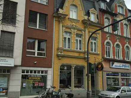 Stilvolle, modernisierte 2-Zimmer-Wohnung mit Dachterrasse in Bonn