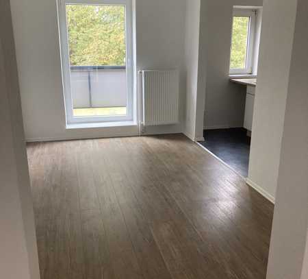 Schöne 2,5-Zimmerwohnung mit Balkon und EBK!