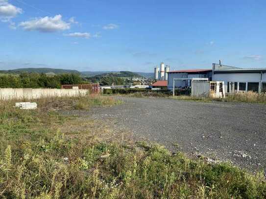 Stellfläche (ab 500 ² mietbar, maximal 2000 m²) im Freien auf abgeschlossenem Gelände in Schlüchtern