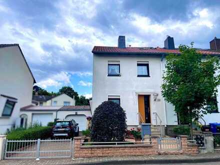 Reihenendhaus, 3 ZKB, Wintergarten, ausgebautes Dachstudio, Garten und Pool