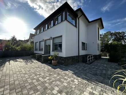 Geräumiges, günstiges 7-Raum-Einfamilienhaus mit luxuriöser Innenausstattung und EBK in Kelsterbach