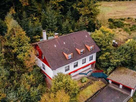 Idyllisches Freistehendes Haus: Ihr Rückzugsort im Grünen, umgeben von malerischem Wald!