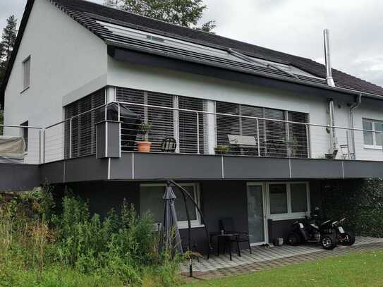 Großzügiges Wohnen am Waldrand inklusive EBK & Garage