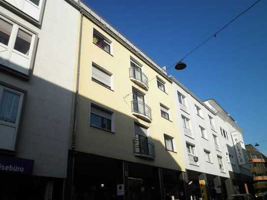 Große 3 Zimmer Wohnung mit Balkon und PKW-Stellplatz (Stadtmitte)