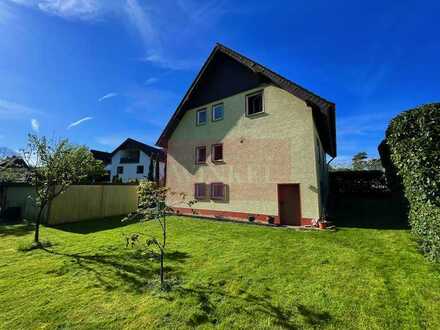 Zweifamilienhaus mit Garten und 3 Garagen in Lohmar (Einfamilienhaus möglich)