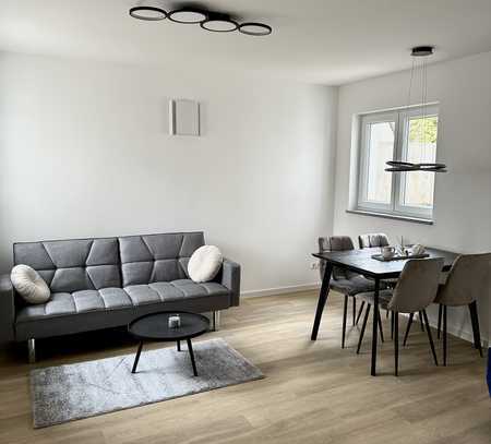 Modernes, möbliertes 1-Zimmer-Apartment mit großem Bad, möblierter Küche, Außenstellplatz