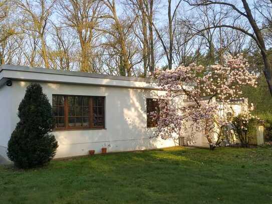 Teilmöblierter Bungalow in Traumlage direkt am Grunewald