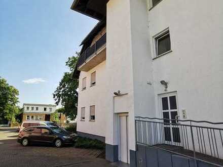 Großzügige Gewerbefläche für Praxis oder Büro