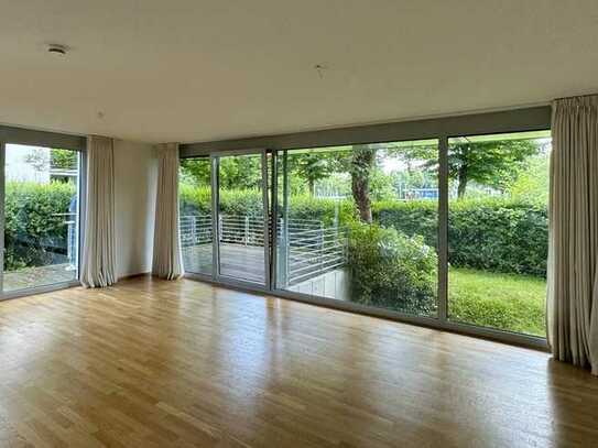 Exklusive 4,5-Raum-Terrassenwohnung mit luxuriöser Innenausstattung in Düsseldorf Stockum