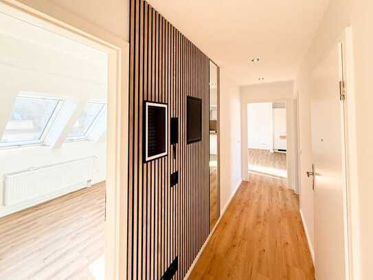4 Zimmerwohnung mit 2 Bädern, Traumküche, Echtholz-Stabparkett uvm.