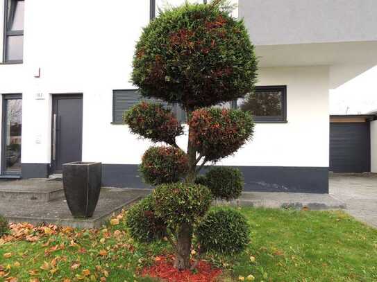 Erstklassiges vollvermietetes Mehrfamilienhaus mit Garten am Stadtrand in Staaken