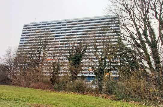 Renovierte 3 Zimmer Wohnung mit traumhaften Ausblick und Schwimmbad