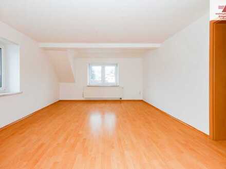 Schicke Wohnung im Dachgeschoss - zentrumsnah in Thum!