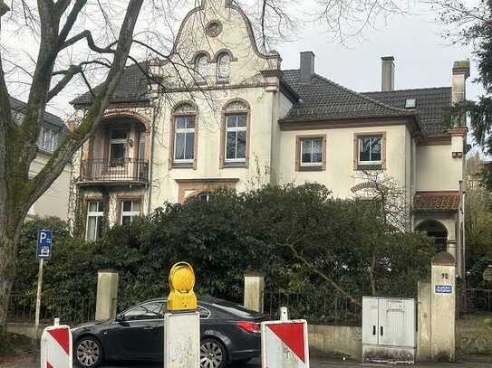 Flexibel nutzbares Zweifamilienhaus im Villenstil mit Wintergarten