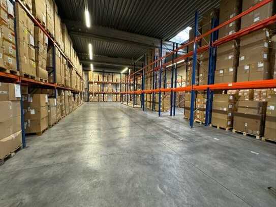 ca. 1.000 qm Lager-/ Logistikfläche | ca. 400 m² Büro | ca. 8,00 m UKB | Rampe