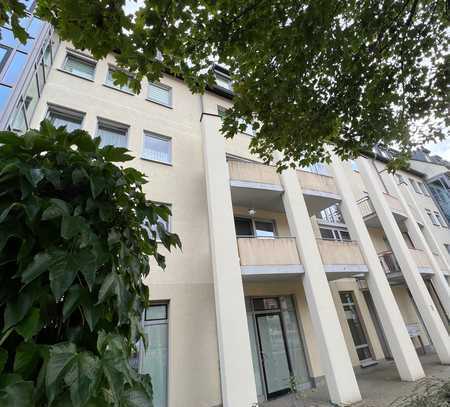Zentrumsnah mit großer Wohnküche und 2 Balkone