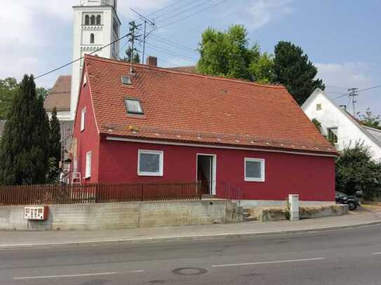 Preiswertes, gepflegtes 4,5-Raum-Einfamilienhaus in Augsburg Inningen