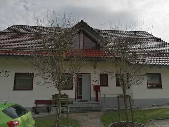 Freundliche 3,5-Zimmer-Wohnung mit Einbauküche und Balkon in 72534, Indelhausen