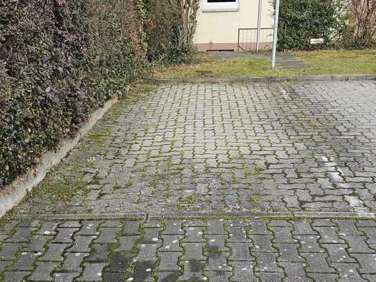 Außenstellplatz in gepfl. Wohnanlage in Böblingen zu vermieten