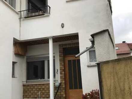 Zweifamilienwohnhaus mit großem Grundstück