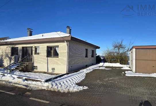 WOHNEN AUF EINER EBENE - BUNGALOW MIT KELLER UND GARAGE IN LANDSCHAFTLICH REIZVOLLER LAGE SUCHT NETT