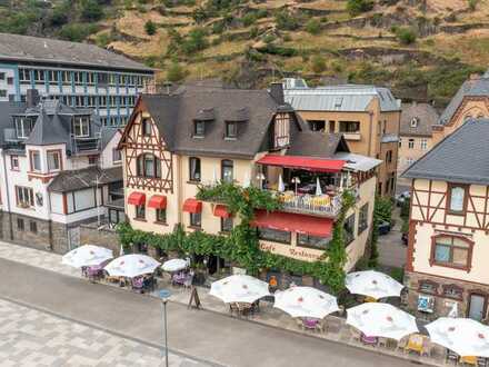 Beliebtes Restaurant direkt am Rhein