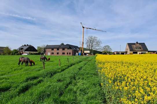 Außergewöhnliche 2-Raum-Dachgeschosswohnung mit Loggia in ruhiger Lage