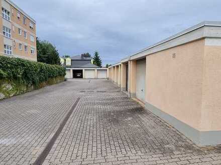 Gepflegte Wohnung mit drei Zimmern und Balkon in Weißenburg in Bayern