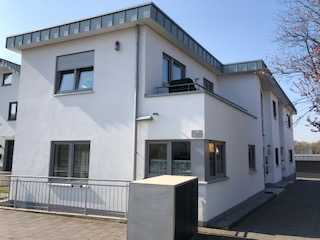 Neuwertig! Helle 2-Zimmer-Wohnung (60 qm) zzgl. Hobbyraum (25 qm) in Schildgen