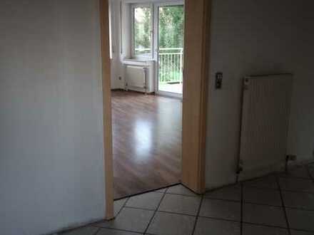 Erstbezug nach Sanierung mit EBK und 2 Balkonen: 5-Zimmer-Wohnung in Vöhringer Teilort
