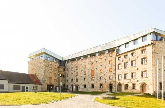 Exklusive Burg-Wohnung mit Bodeblick!