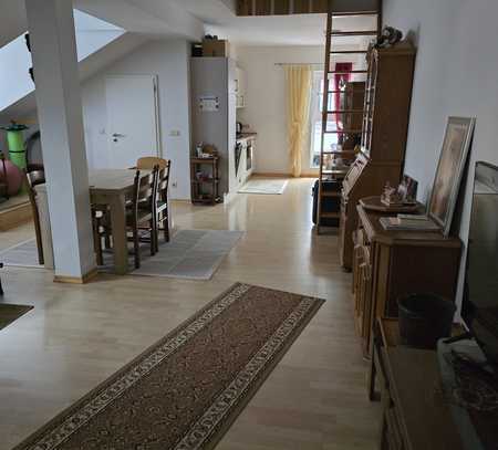 Schöne geräumige wohnung in pirna, zentrumsnah