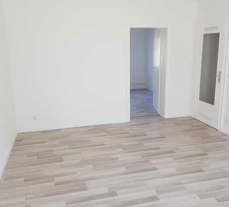 Wesseling, helle 3 Zimmer Wohnung, renoviert, 68 m², Hochparterre, Südbalkon (Loggia)