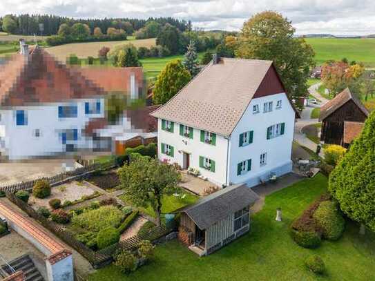 Charmantes, denkmalgeschütztes Forsthaus bei Heiligenberg - zwei Wohneinheiten in historischem Flair