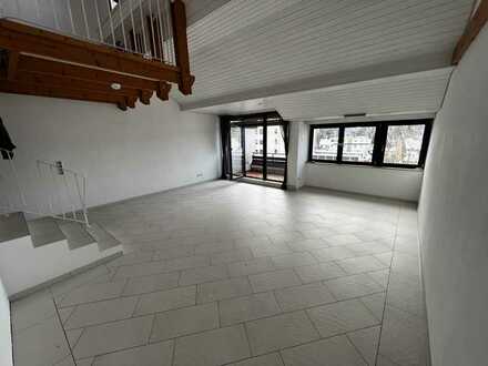 Moderne, neuwertige 3-Raum-Maisonette-Wohnung mit Süd-Balkon, EBK und Luxus-Bad in Roth