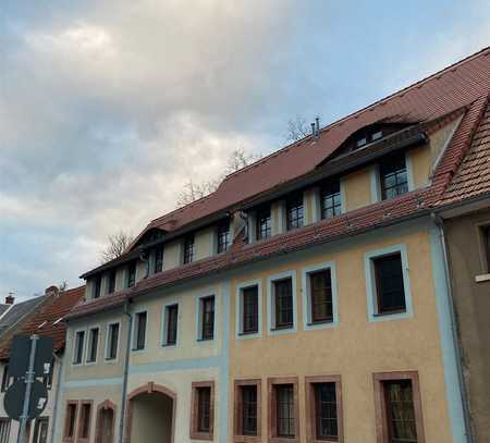 Gemütliche 4-Zimmer mit Laminat, 2xBad und Balkon in ruhiger Lage!!!