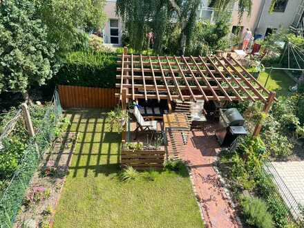 Gepflegte 4-Raum-Wohnung mit Balkon und Einbauküche in Bremen