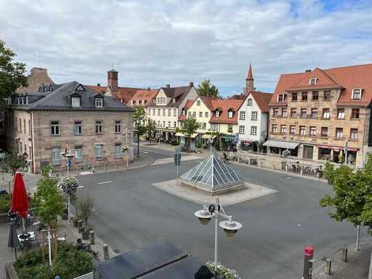 Großzügige 4-Zimmer-Eigentumswohnung mit neuer Heizung im Herzen der Fürther Altstadt