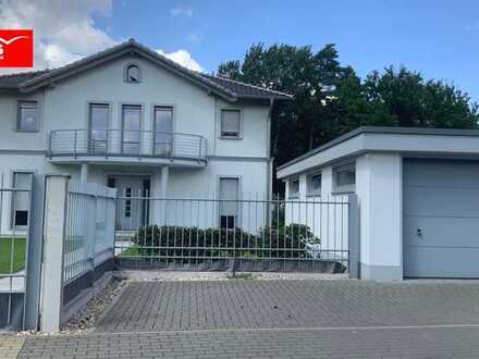 Seltene Gelegenheit - große Stadtvilla mit Einliegerwohnung nahe Berlin