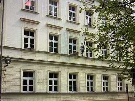 Topsanierte 2,5-Zi-Wohnung mit Balkon und Einbauküche Nähe Bismarckplatz