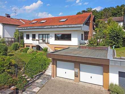 Ein-Zweifamilienhaus in ruhiger und sonniger Hanglage