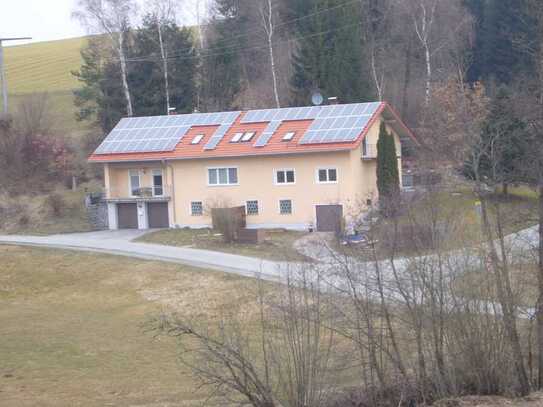 Wohnhaus mit 2 getrennten Wohnungen