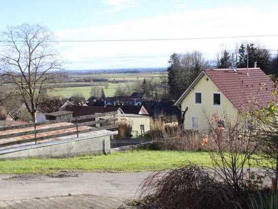 Schönes Grundstück mit Altbestand - Hanglage und Top - Aussicht.