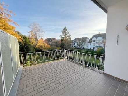 Modernisierte 3-Zim.-Whg. mit großer Dachterrasse u. weiterem Balkon im Neusser Dreikönigenviertel