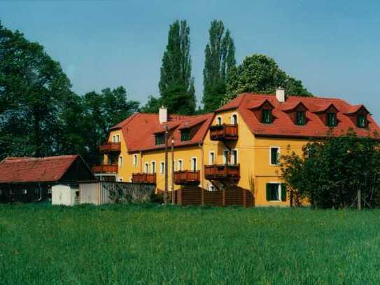 Reihenhaus - Idyllische 3-Zi.-Wohnung mit Terrasse+Balkon