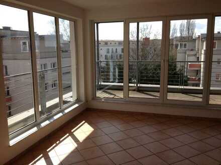 Exklusive 3-Zimmer-Wohnung mit großem S/W Balkon in Köln, Nippes